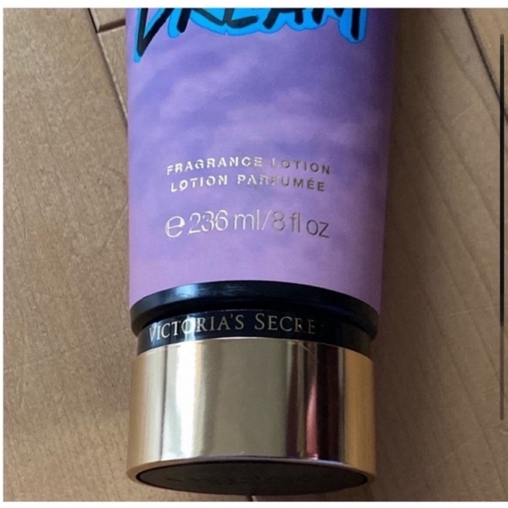NEW and sealed Victoria's Secret Don't Quit Your Daydream Fragrance Lotion - Picture 3 of 5